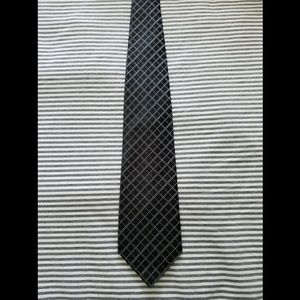 Black box grid tie